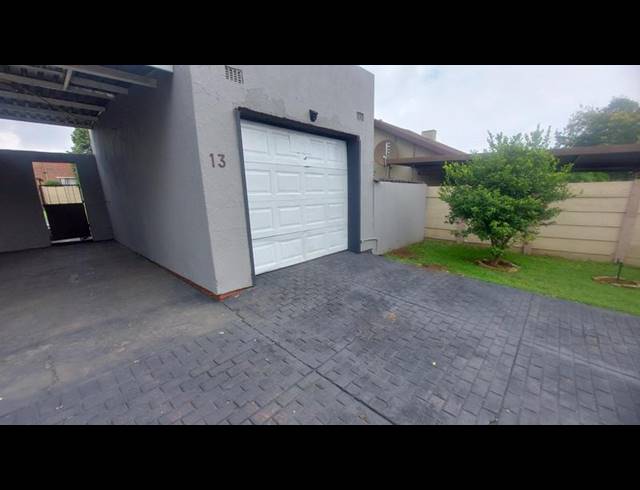 3 BEDROOM HOUSE FOR SALE IN FREEWAY PARK